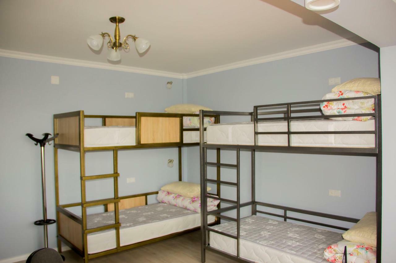 אלמטי Hostel - Guest House Meyman מראה חיצוני תמונה