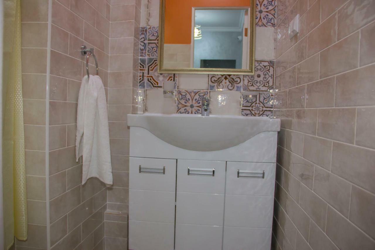 אלמטי Hostel - Guest House Meyman מראה חיצוני תמונה